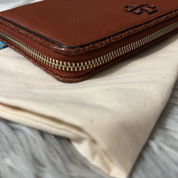 Tory Burch wallet with dust bag and shopping bag - Picture 7 of 14